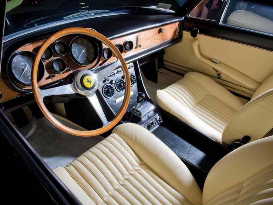  Ferrari 330 GTC 1966 года  (фото 4 из 101)